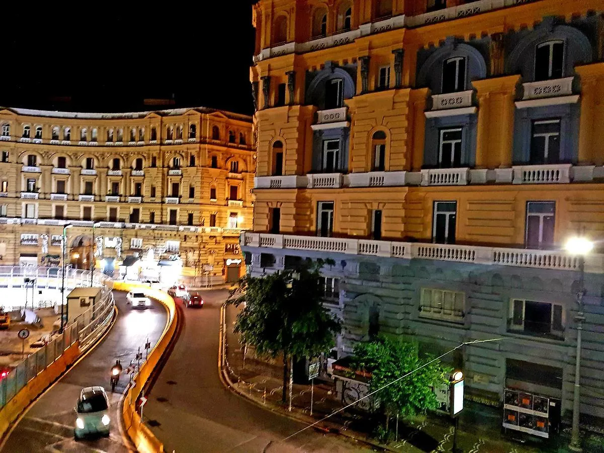 Napoli Central Loft 0*, Неаполь